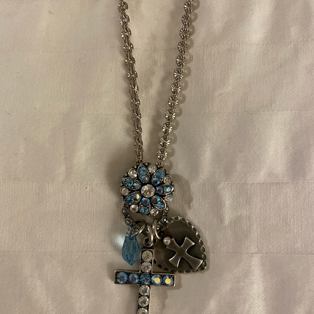Mariana charm necklace with 3 charm pendant